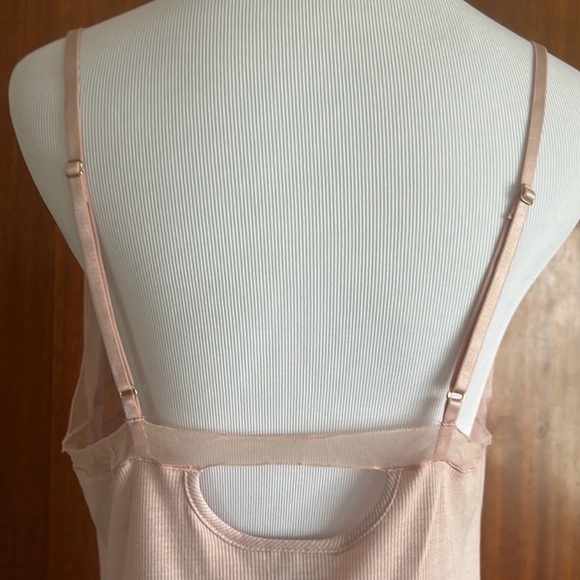 Elegant Pink Natori Women's night gown - Picture 5 of 6